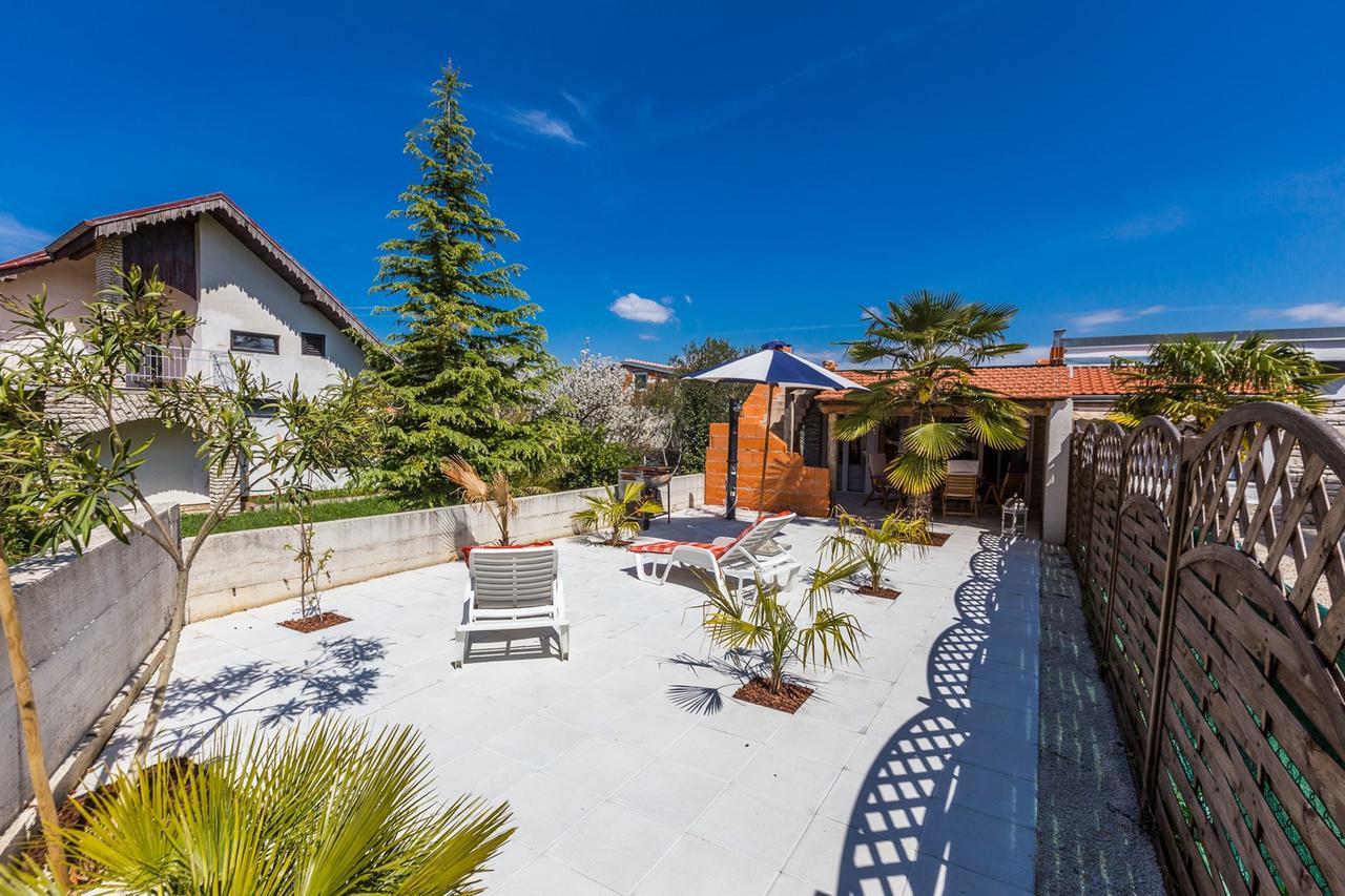 Holliday Home Maxdom Sukošan Екстериор снимка